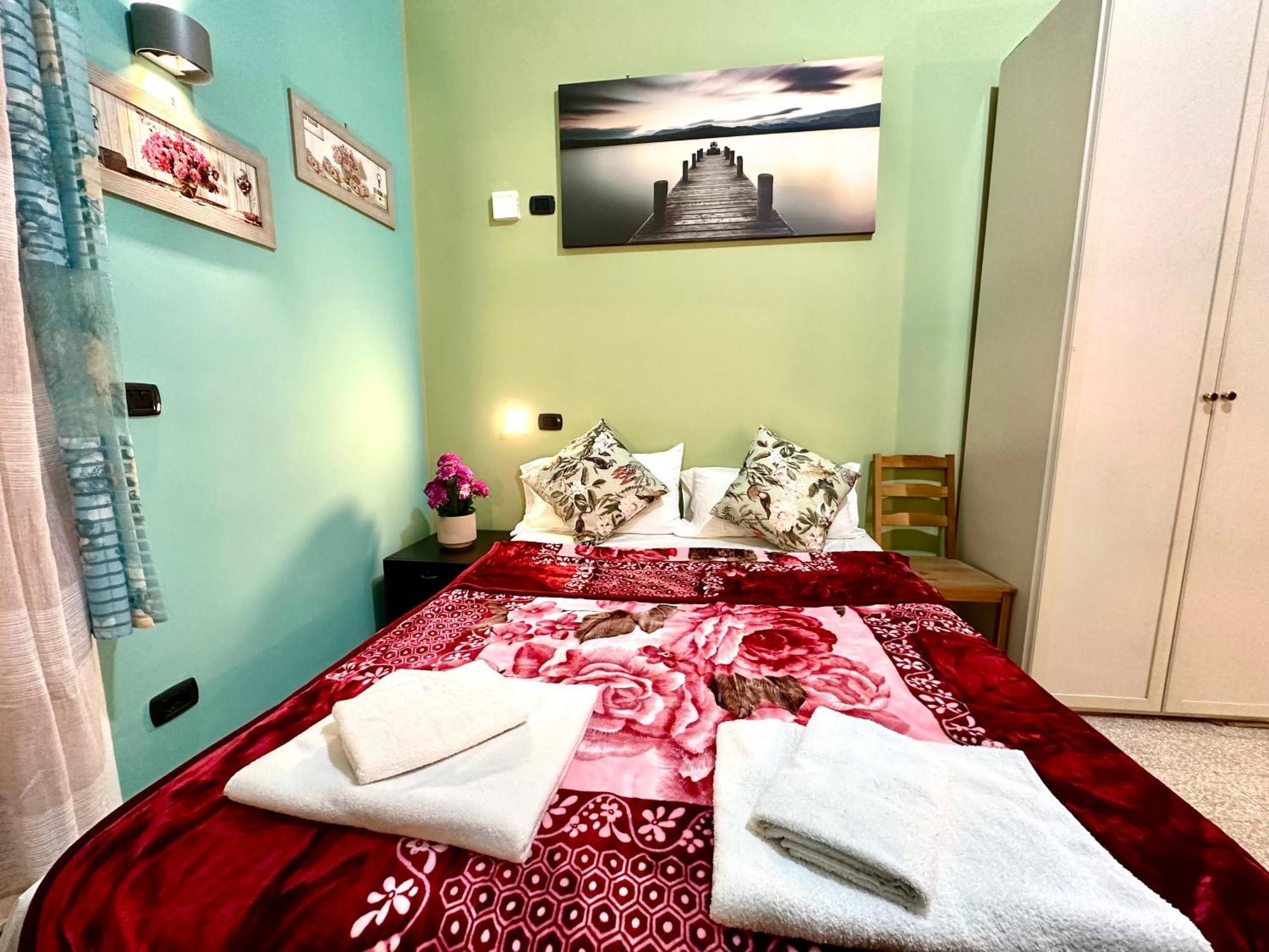 B&B Termini Colosseo Suite Rzym Zewnętrze zdjęcie